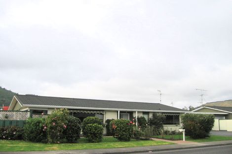 Photo of property in 96b Rimu Street, Waikanae, 5036