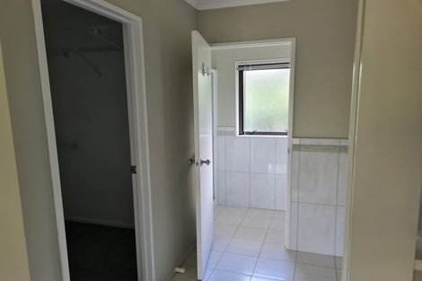 Photo of property in 10 Gleaming Place, Waiuku, 2123