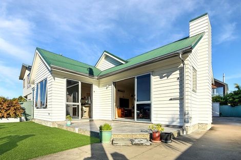 Photo of property in 52 Charles Street, Westshore, Napier, 4110