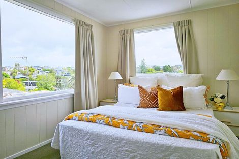 Photo of property in 1/52 Beulah Avenue, Rothesay Bay, Auckland, 0630