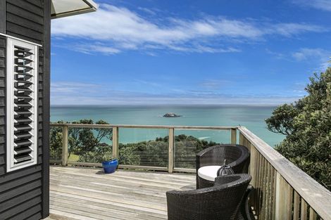 Photo of property in 15 Ngatira Road, Muriwai, Waimauku, 0881