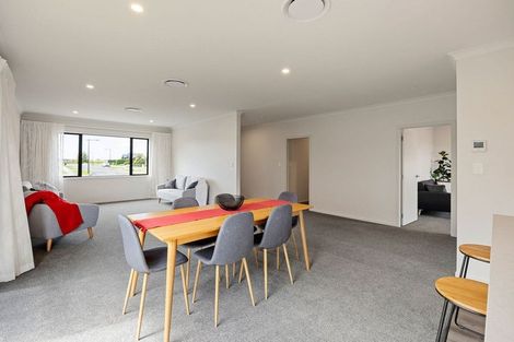 Photo of property in 44 Norfolk Drive, Cambridge, 3434