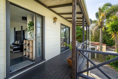 Photo of property in 7 Eagleson Street, Northcross, Auckland, 0632