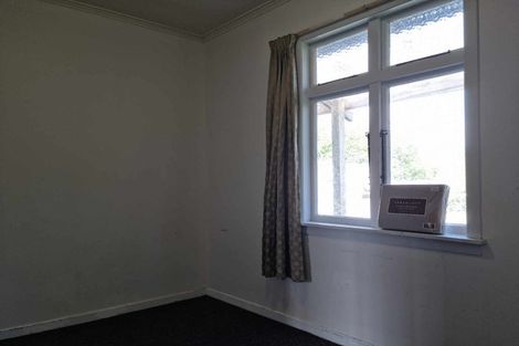 Photo of property in 99 Omata Road, Marfell, New Plymouth, 4310