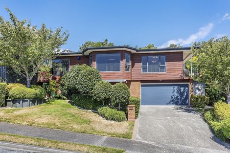 Photo of property in 95 Woodman Drive, Tawa, Wellington, 5028