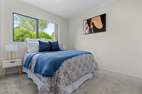 Photo of property in 2/35 Secretariat Place, Randwick Park, Auckland, 2105