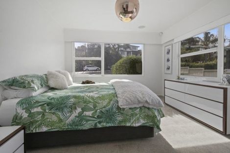 Photo of property in 38 Parr Terrace, Castor Bay, Auckland, 0620