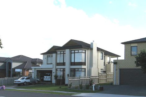 Photo of property in 26 Waimanu Bay Drive, Te Atatu Peninsula, Auckland, 0610