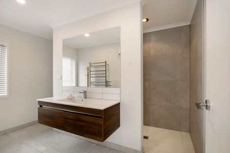 Photo of property in 34 Tirimoana Place, Otamatea, Whanganui, 4501