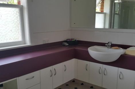 Photo of property in 3 Lewis Road, Pakuranga, Auckland, 2010