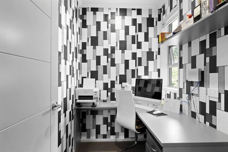 Photo of property in 12 Megaw Close, Whalers Gate, New Plymouth, 4310