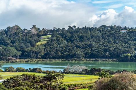 Photo of property in 160 Kittiwake Drive, Schnapper Rock, Auckland, 0632