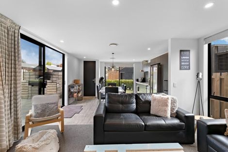 Photo of property in 24 Huxley Place, Lake Hayes, Queenstown, 9304