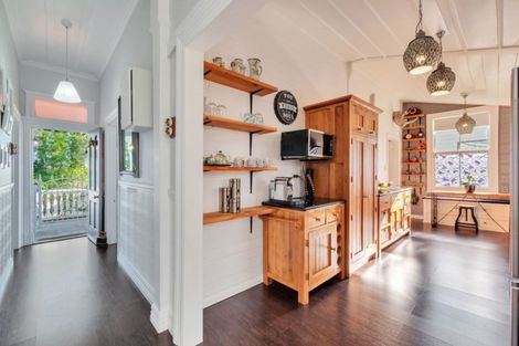 Photo of property in 11 Gow Street, Helensville, 0800