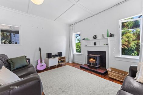 Photo of property in 352 Motutara Road, Muriwai, 0881