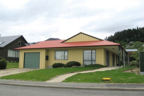Photo of property in 8 Saint James Avenue, Hanmer Springs, 7334