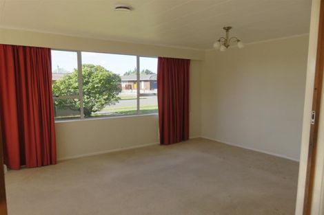 Photo of property in 26 Manu Crescent, Upper Vogeltown, New Plymouth, 4310