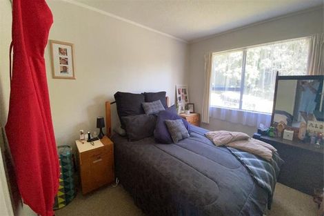 Photo of property in 1a Seagull Place, Whitby, Porirua, 5024