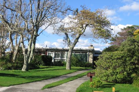 Photo of property in 18 Churton Drive, Churton Park, Wellington, 6037