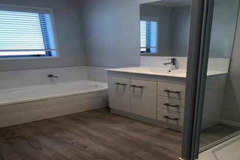 Photo of property in 17 Te Kio Crescent, Papamoa Beach, Papamoa, 3118