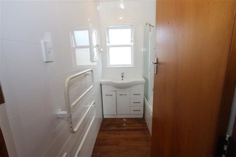 Photo of property in 95 Ennis Avenue, Pakuranga Heights, Auckland, 2010