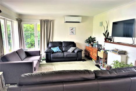 Photo of property in 27 Kervil Avenue, Te Atatu Peninsula, Auckland, 0610