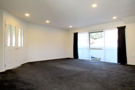 Photo of property in 111 West Harbour Drive, West Harbour, Auckland, 0618