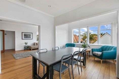 Photo of property in 2/5 Elderwood Lane, Belmont, Auckland, 0622