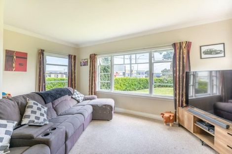 Photo of property in 2 Hinemoa Street, Paraparaumu, 5032