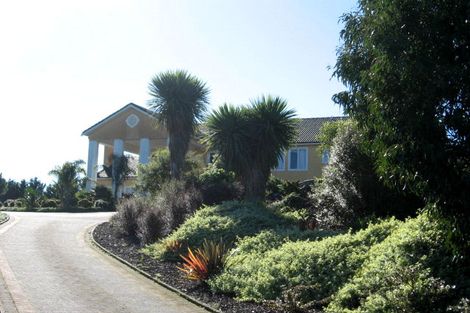 Photo of property in 22 Tiffany Close, Totara Park, Auckland, 2019