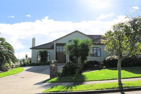 Photo of property in 2 San Jose Rise, Shamrock Park, Auckland, 2016