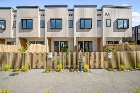 Photo of property in 8 Tokarewa Close, Mount Wellington, Auckland, 1062