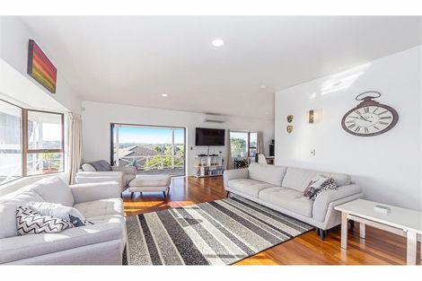 Photo of property in 8 Castaway Place, Gulf Harbour, Whangaparaoa, 0930