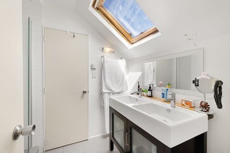 Photo of property in 37 Macmillan Avenue, Cashmere, Christchurch, 8022