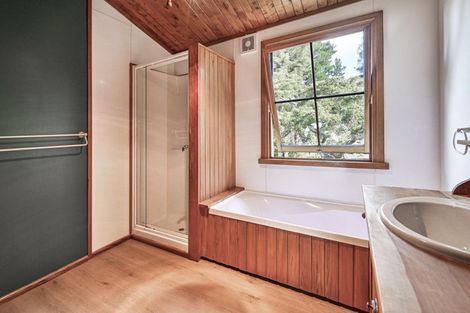 Photo of property in 2553 Taihape Road, Sherenden, Hastings, 4179