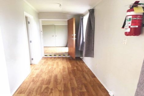 Photo of property in 11 Epping Road, Henderson, Auckland, 0610