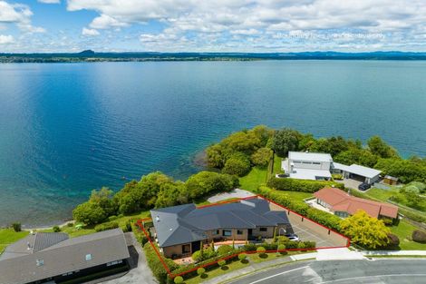 Photo of property in 809 Acacia Bay Road, Acacia Bay, Taupo, 3330