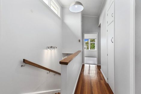 Photo of property in 25 Spencer Street, Crofton Downs, Wellington, 6035