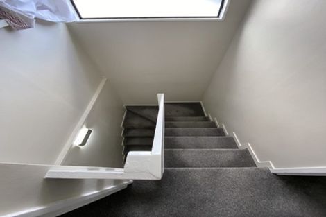 Photo of property in 3/25a Beach Road, Te Atatu Peninsula, Auckland, 0610