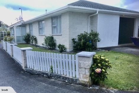 Photo of property in 2 Hill Court, Awapuni, Palmerston North, 4412