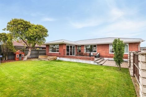 Photo of property in 6 Daniels Road, Redwood, Christchurch, 8051