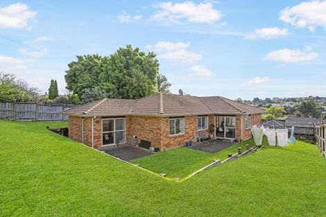 Photo of property in 4 Guinness Place, Massey, Auckland, 0614