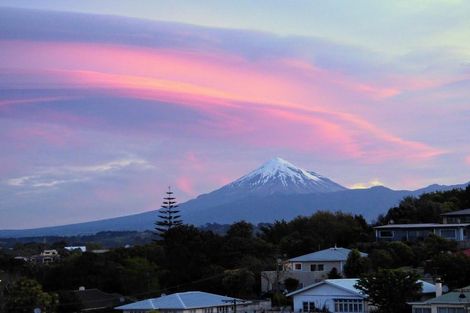 Photo of property in 4 Crownhill Street, Spotswood, New Plymouth, 4310