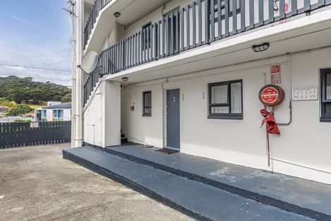 Photo of property in 3/52 Russell Terrace, Berhampore, Wellington, 6023