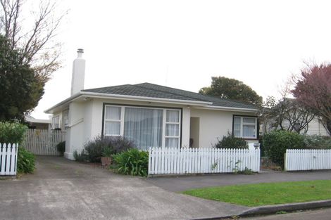 Photo of property in 26 Rangitira Avenue, Palmerston North, 4414
