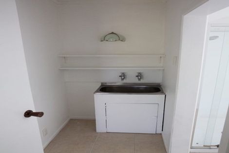 Photo of property in 15b Chetwode Grove, Newlands, Wellington, 6037