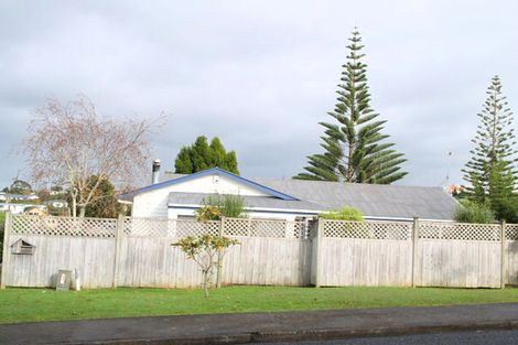 Photo of property in 11 Tainui Road, Cockle Bay, Auckland, 2014