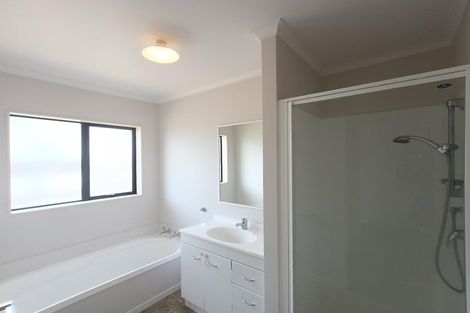 Photo of property in 17 Charles Cross Street, Longburn, Palmerston North, 4412