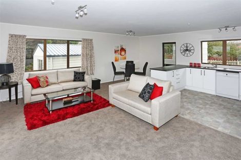 Photo of property in 11 Constable Road, Waiuku, 2123