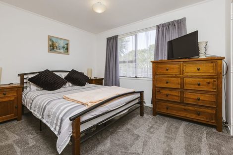 Photo of property in 4 Standish Place, Bayview, Auckland, 0629
